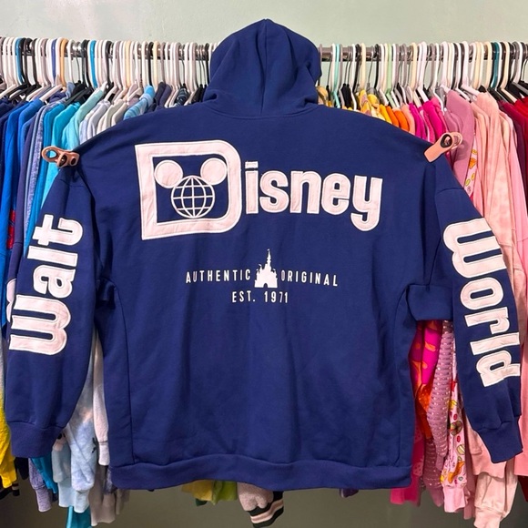 Disney parks Walt Disney world castle spirit jersey Hoodie L NWOT